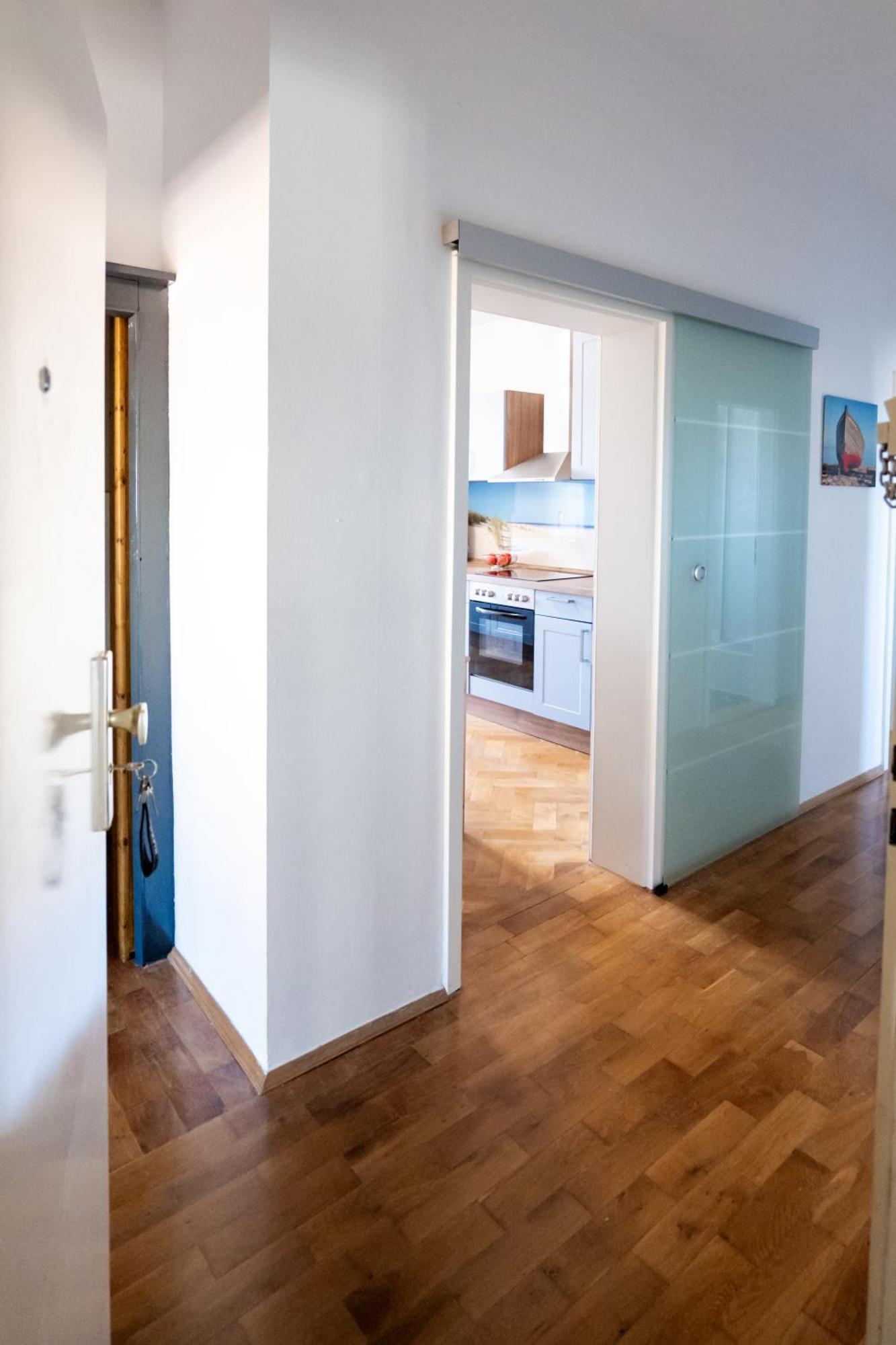 Doppelhaus- Villa Leipzig Schleussig , Moderner Altbau Apartment Dachetage Mit 2 Schlafzimmern Und Separatem Zusatzzimmer , Parkplatz - Balkon - Kamin - Eicheparkett - Arbeitsplatz Екстер'єр фото